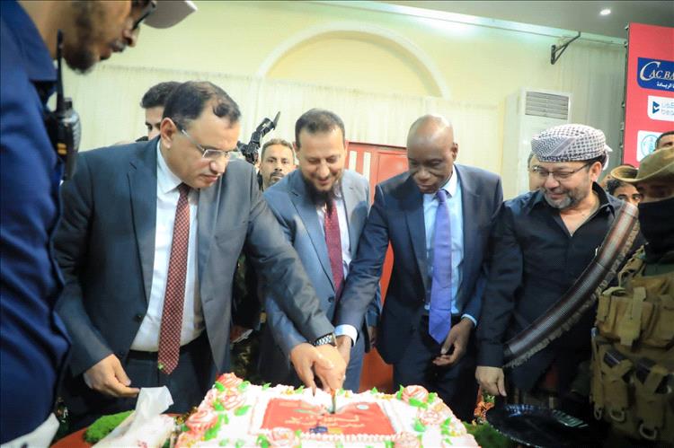 خلال تدشين المعرض الوطني للبُن والتمر.. المحافظ عبدالرحمن شيخ: العاصمة عدن تؤكد أحقيتها باستعادة مكانتها الريادية كمركز اقتصادي