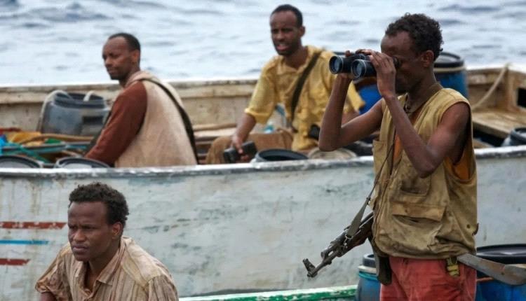 طالبوا بدفع فدية.. قراصنة يختطفون صيادين يمنيين قبالة سواحل الحديدة