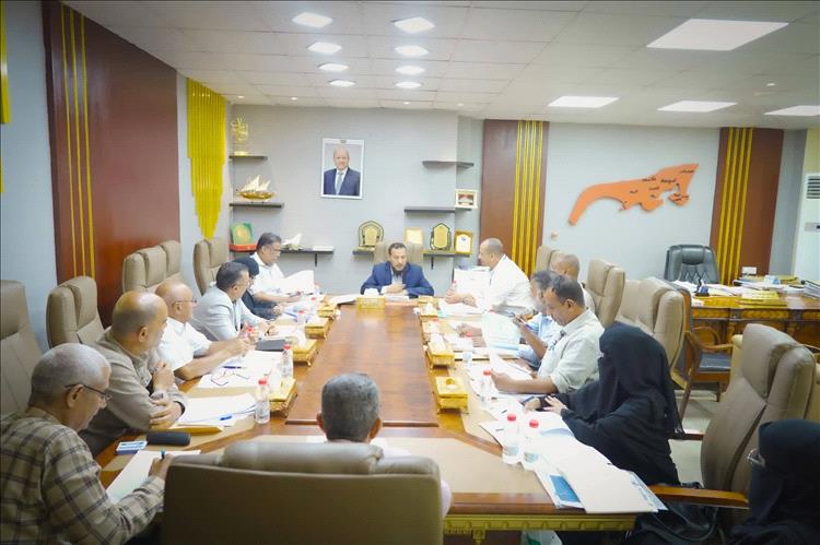 مجلس إدارة مؤسسة المياه والصرف الصحي يناقش التحديات القائمة وخطط الإصلاح الواجب تنفيذها