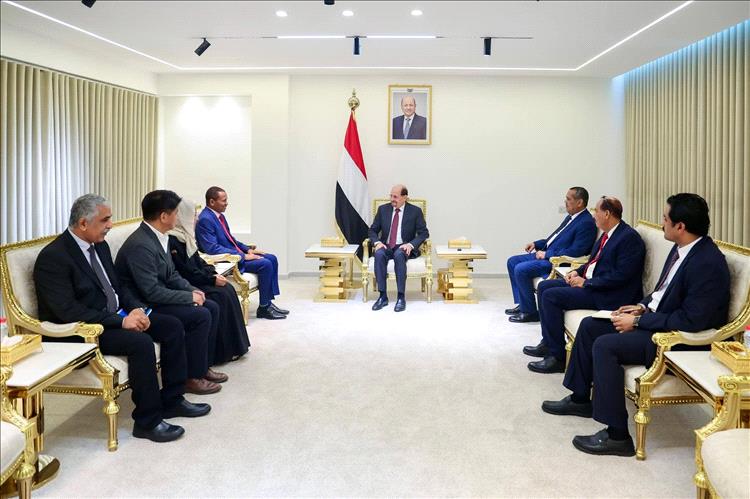 رئيس الوزراء يستقبل في عدن المدير القطري الجديد لبرنامج الأغذية العالمي