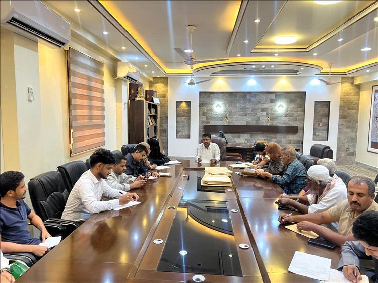 مدير عام الشيخ عثمان يترأس افتتاح مظاريف مشاريع خدمية وتنموية بالمديرية