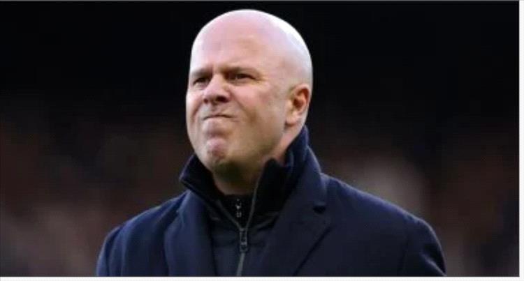 مواجهة جالاتا سراي تهدد مستقبل سلوت في ليفربول