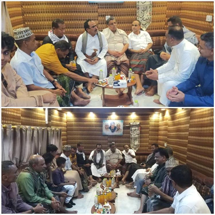 الأستاذ محمد نصر شاذلي وكيل أول العاصمة عدن يستقبل جموع المهنئين بعيد الفطر في منزله