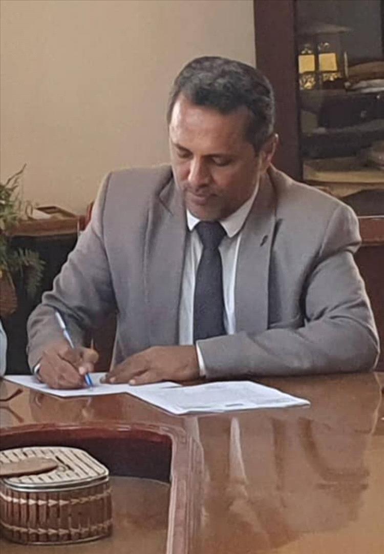 وكيل محافظة عدن لشؤون المشاريع يهنئ محافظ العاصمة عدن بمناسبة عيد الفطر المبارك