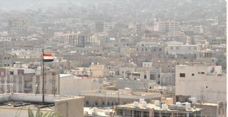 بدء إزالة مخلفات السيول من مخارج الجسور في المهرة