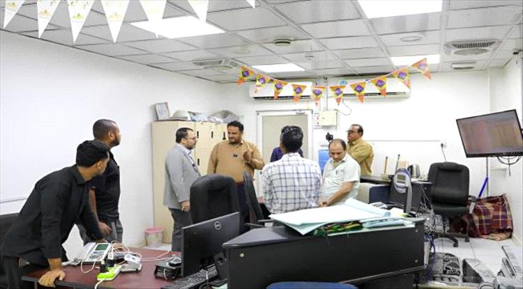 فرق الكهرباء في عدن تتعامل بكفاءة مع الأمطار وتحافظ على استقرار الشبكة