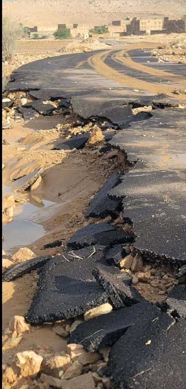 هدر للمال العام.. طريق "ريدة الجوهيين" يتآكل مع أول زخات مطر وسط سخط شعبي