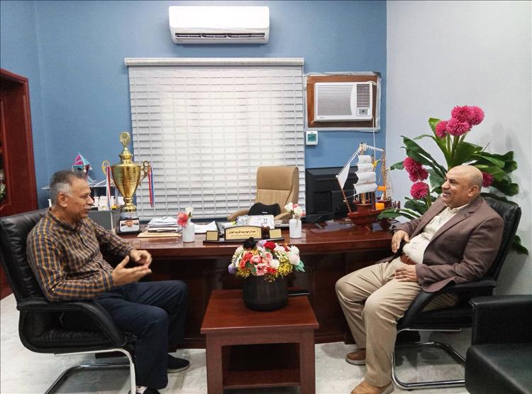 الجعملاني يتفقد الانضباط الوظيفي في المعلا