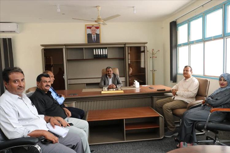 المحولي يتفقد الانضباط الوظيفي بديوان التعليم الفني بعد إجازة العيد في عدن