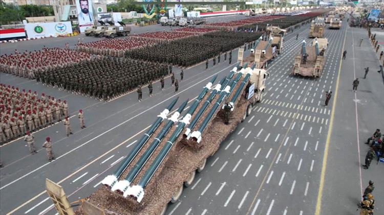 "كواليس زيارة محمد عبدالسلام للرياض: رواتب الموظفين مقابل الاعتراف بسلطة صنعاء"