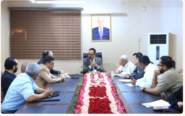 وزير الأشغال يبحث مع ممثل الـ (UNOPS) تعزيز التعاون في مشاريع الطرق والبنية التحتية