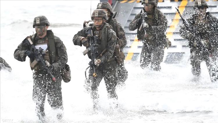 الحوثيون ينضمون للحرب ووصول مشاة بحرية أميركية إلى المنطقة