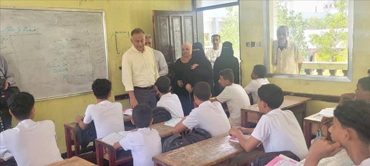 الجاوي يتفقد سير العملية التعليمية عقب إجازة عيد الفطر المبارك في مدارس المعلا