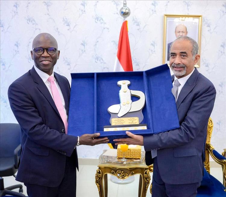 عضو مجلس القيادة الرئاسي محمود الصبيحي يستقبل في عدن نائب رئيس البنك الدولي