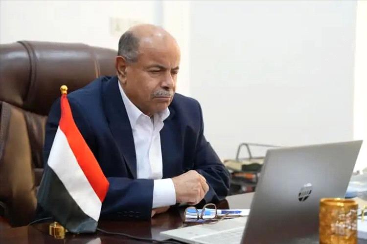 عضو مجلس القيادة الرئاسي سالم الخنبشي يصدر تعميماً بمنع حمل السلاح  بحضرموت