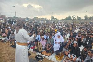 محافظ أبين يؤم المصلين في صلاة العيد ويخطب فيهم داعياً إلى التسامح وإصلاح ذات البين