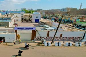 السلطة المحلية في مديرية الشيخ عثمان ترفع الجاهزية تحسباً للمنخفض الجوي بتوجيهات محافظ عدن