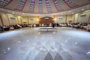 محافظ العاصمة عدن يستضيف لقاء موسعاً بحضور رئيس الوزراء وعدد من القيادات