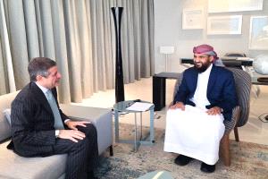 المحرّمي يبحث مع السفير الأمريكي مستجدات الأوضاع وجهود مكافحة الإرهاب وتعزيز الاستقرار