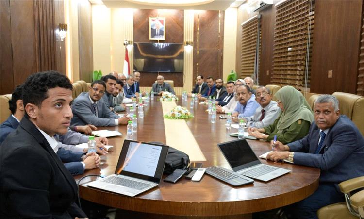 الفريق الصبيحي يطلع على خطط وزارة الصحة ويتفقد سير العمل في الهيئة العليا للأدوية
