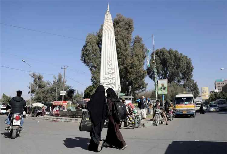الحوثيون يعيدون تشكيل القضاء ويضيّقون على النساء
