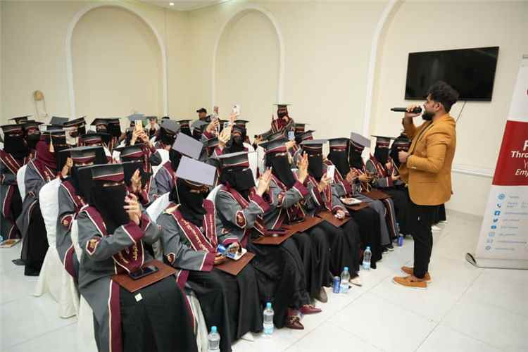 مؤسسة اليمن للتدريب بهدف التوظيف تحتفي بتخريج المستفيدات من مشروع "WE LEAD" في عدن