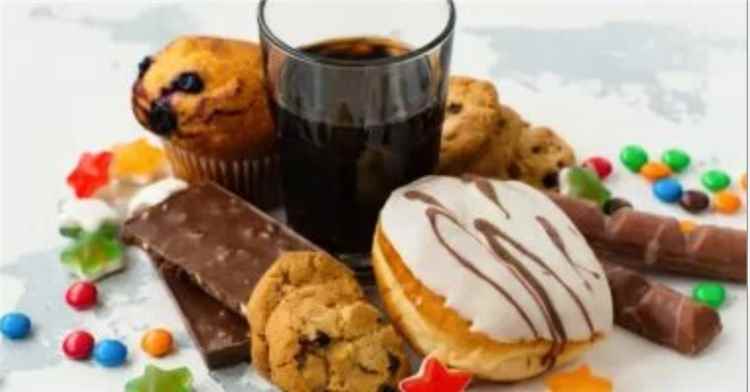 أسباب الشعور بالرغبة في تناول السكريات بعد الوجبات