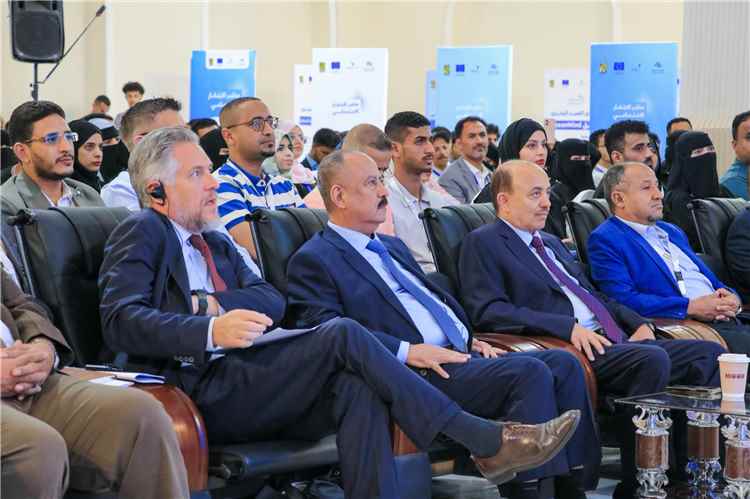 بتكليف رئيس الوزراء.. وزير النقل يفتتح مختبر الابتكار الاجتماعي ٢٠٢٦ بعدن