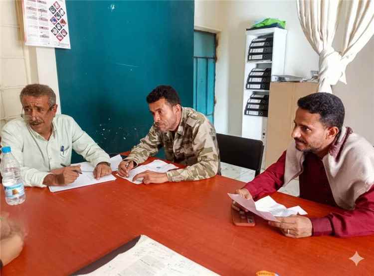وكيل نيابة الأمن والسجون بلحج يتفقد أوضاع الموقوفين بشرطة الحوطة