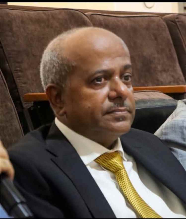 الخليفي يشيد بنجاح بطولة الجمهورية الثالثة لمصارعة الذراعين بعدن
