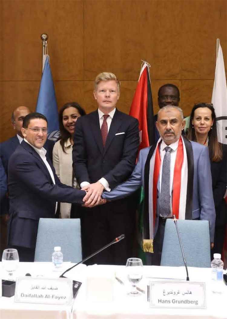وفد الحكومة اليمنية يعلن التوصل إلى اتفاق للإفراج عن نحو 1750 محتجزاً من مختلف الأطراف