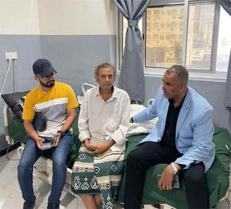 المحافظ عبدالرحمن شيخ يوجّه بالتكفّل بنفقات علاج الباحث نجمي عبدالمجيد