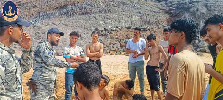 خفر السواحل يُدشن حملة توعوية لتعزيز السلامة البحرية في شواطئ عدن
