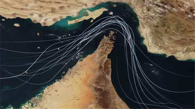 طهران تسعى لفرض رسوم على كابلات الإنترنت البحرية في مضيق هرمز