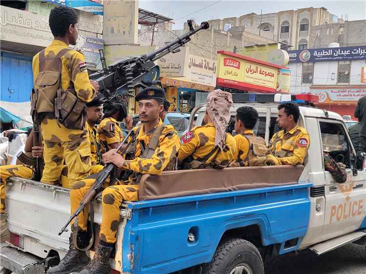 شرطة تعز تضبط المتهم الرئيسي في قضية مقتل المواطن إدريس عصيدة