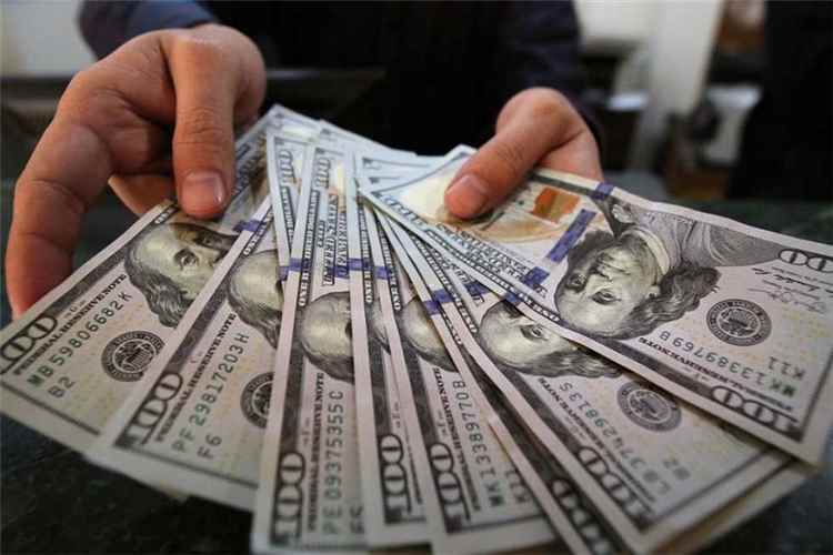 استقرار الدولار عالمياً وارتفاع العملات المشفرة بالتزامن مع تهدئة التوترات مع إيران