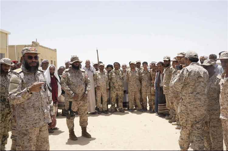 قائد المنطقة العسكرية الأولى يتفقد اللواء 11 حرس حدود بحضرموت