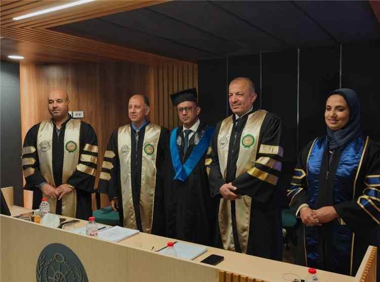مستشار مؤسسة موانئ خليج عدن يهنئ القبطان وضاح القباطي بمناسبة نيله درجة الماجستير