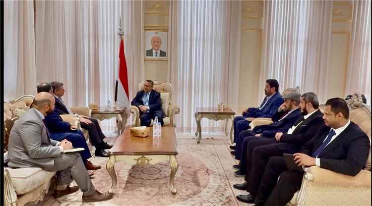 رئيس مجلس الشورى يبحث مع السفير الأمريكي لدى اليمن الأوضاع السياسية والاقتصادية وجهود السلام