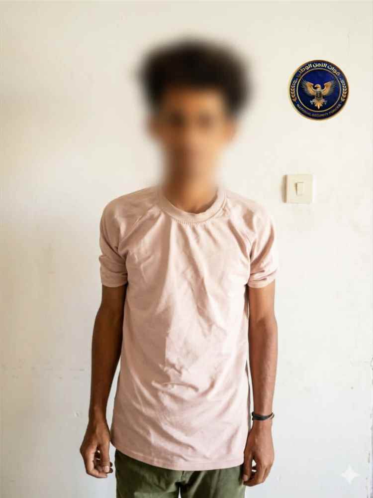 قوات طوق العاصمة عدن تضبط مطلوبا أمنيا في نقطة العلم وتحيله إلى قيادة الأمن الوطني