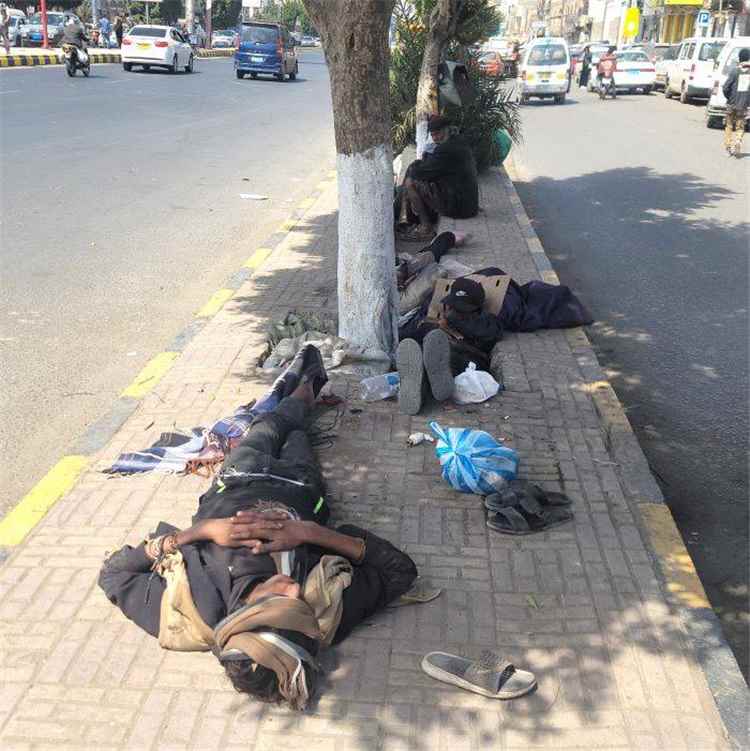 عيد ثقيل عاشه النازحون في مناطق سيطرة الحوثيين