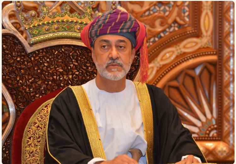 سلطان عمان والرئيس الفرنسي يبحثان مستجدات الأوضاع في المنطقة