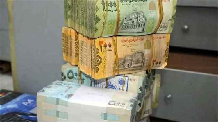 تحديث أسعار الصرف: الريال اليمني يحافظ على مستوياته الأخيرة أمام العملات الأجنبية صباح اليوم