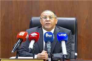 وزير الصناعة اليمني لـ«عكاظ»: القرارات الحكومية تضع مصلحة المواطنين أولاً