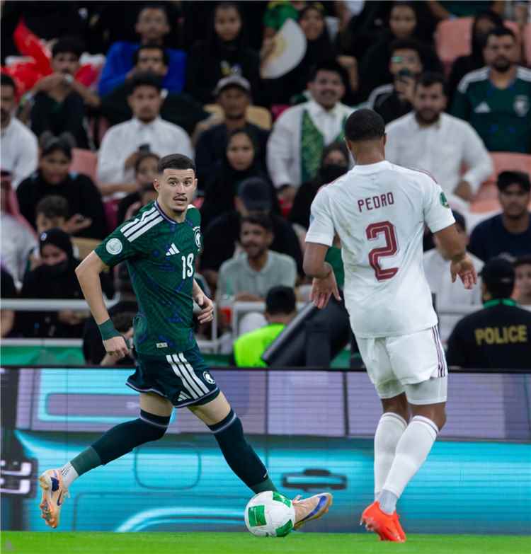 السعودية تتغلب على قطر بركلات الترجيح وتتأهل إلى نهائي كأس الخليج