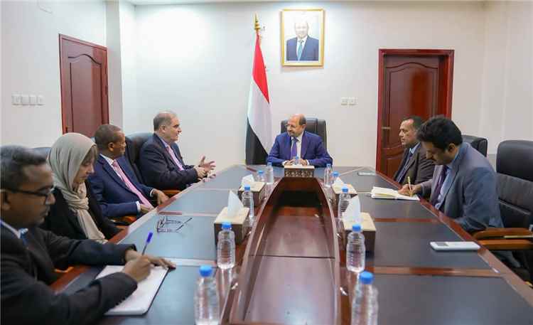 رئيس الوزراء : تفاقم الأزمة الإنسانية يستدعي تحركاً أممياً عاجلاً يتناسب مع حجم التحديات ومخاطر التصعيد الحوثي