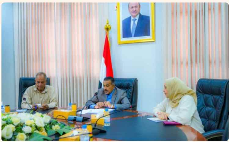 اللجنة العليا للمناقصات والمزايدات تناقش مستوى استيفاء وثائق المشاريع المحالة إليها