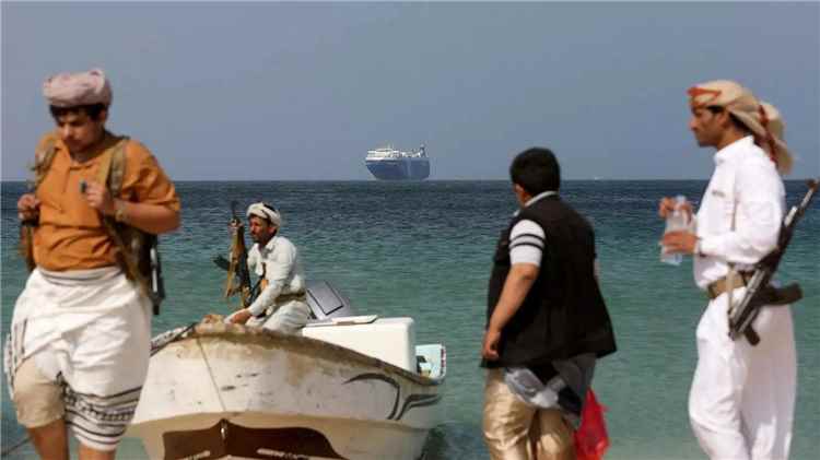 معركة الممرات.. 7 أكتوبر يحوّل الحوثيين إلى رأس حربة إيران بالبحر الأحمر