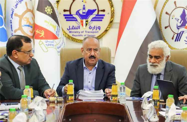 ميناءا قرمة وبروم .. بوابة اليمن