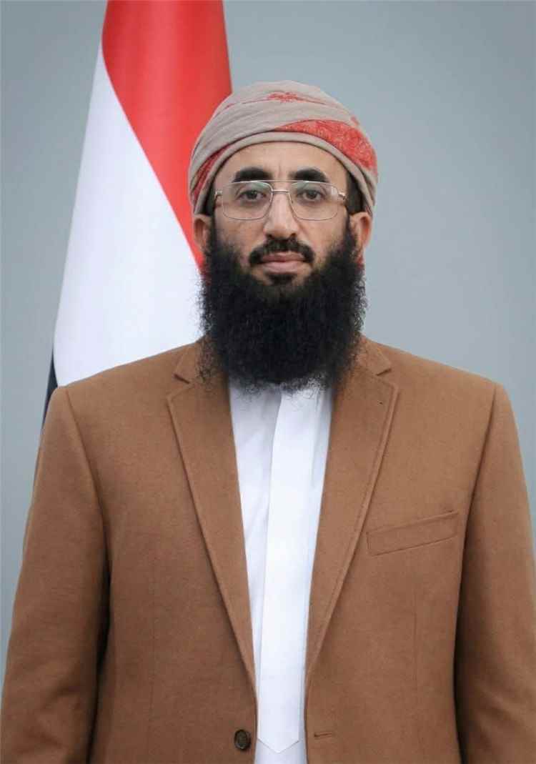 ​وزير الأوقاف والإرشاد يؤكد أن التمرد الحوثي من أعظم الفساد ويحث اليمنيين على التلاحم للدفاع عن الوطن
